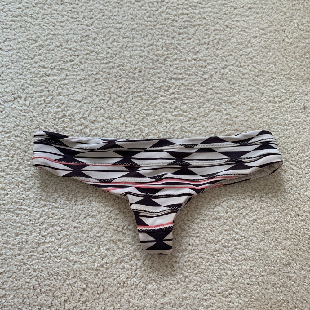 Acacia Mumbai bottoms in Native